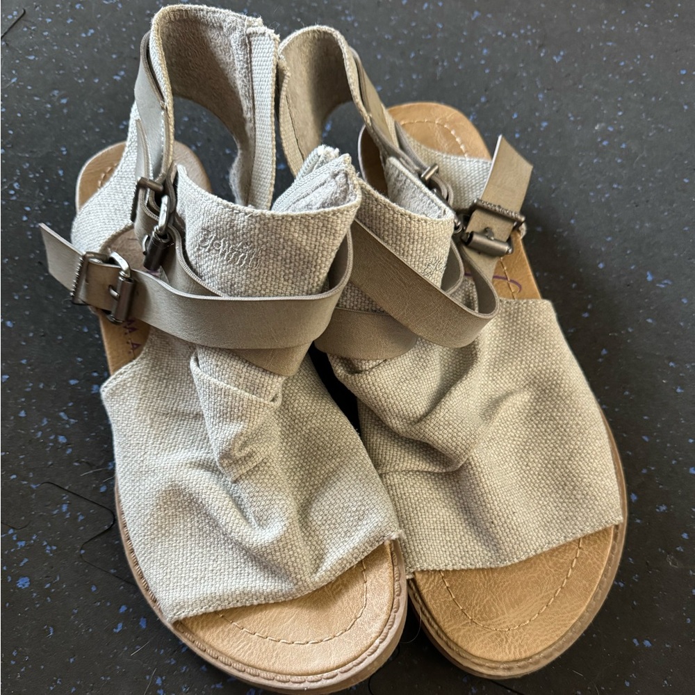Blowfish Malibu ball core wedge sandal
